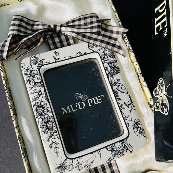 MUD PIE Vintage 2 Piece Toile Frame Set EUC - Picture 3 of 5